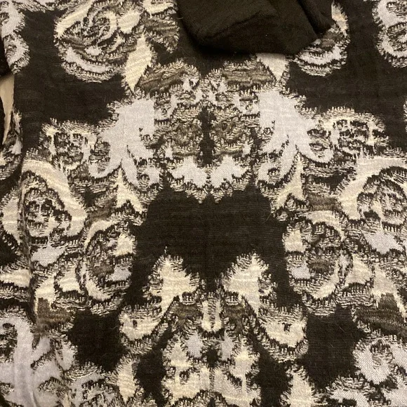 Free People sweater - Picture 10 of 11